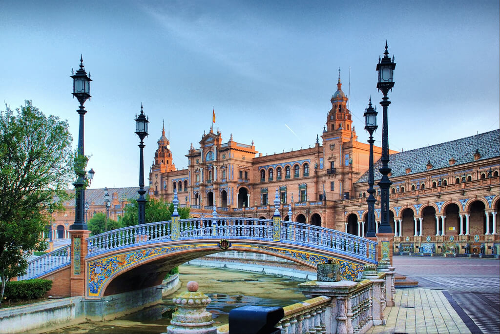 Đến Tây Ban Nha, bạn đừng bỏ qua những địa điểm nổi tiếng này nhé!