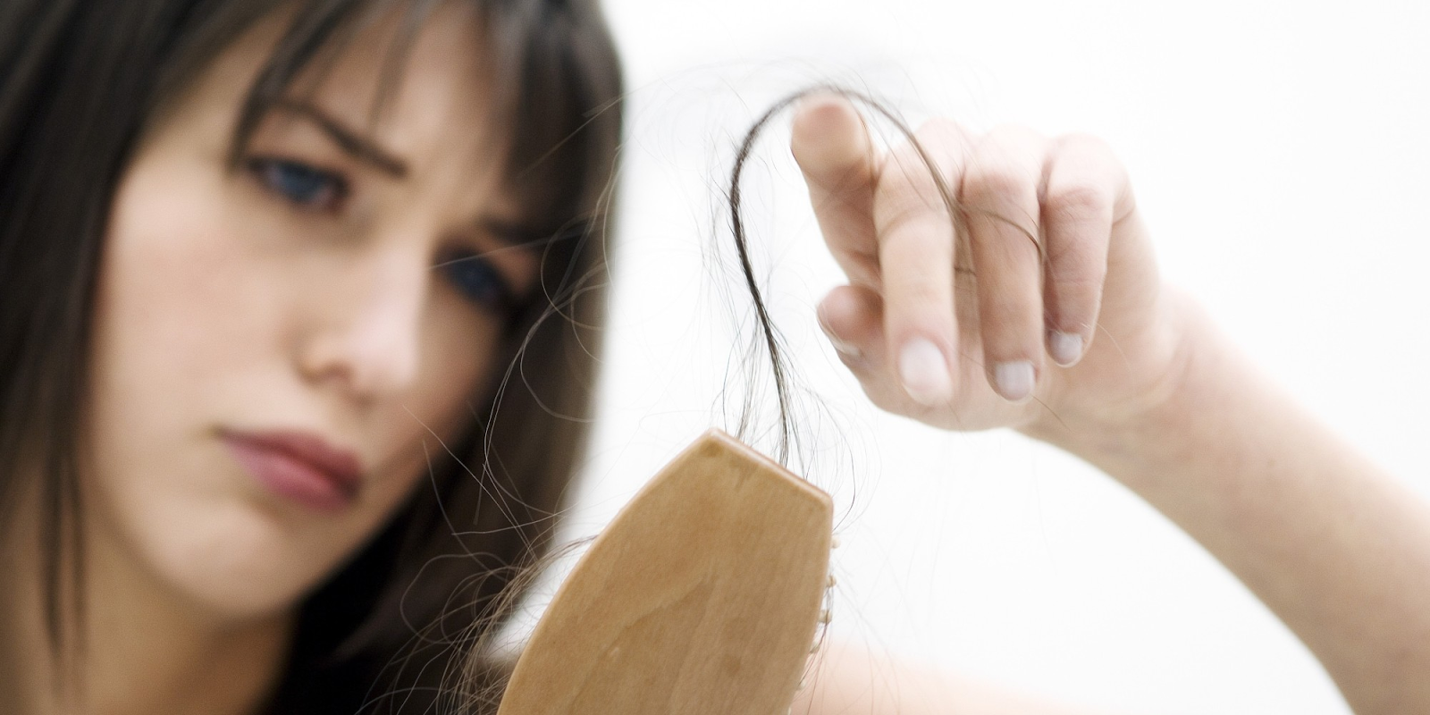 Rụng tóc khi mang thai có nguy hiểm không? Cách khắc phục?