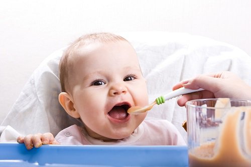 Tăng sức đề kháng cho trẻ nhỏ bằng cách cung cấp đủ dinh dưỡng